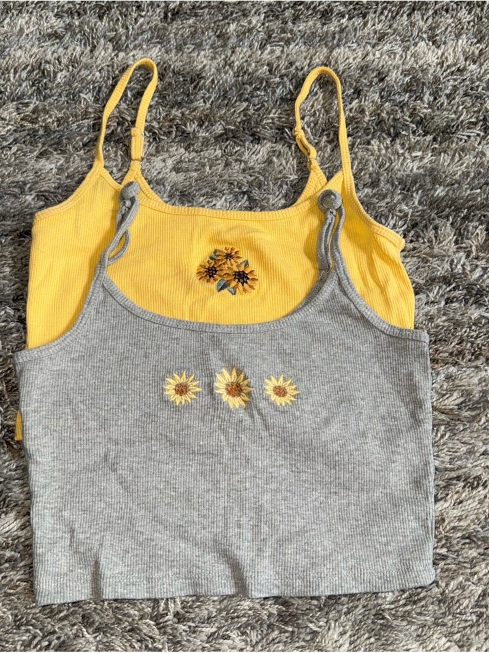 Hollister Yellow & Gray Sunflower Ribbed Crop Camisoles